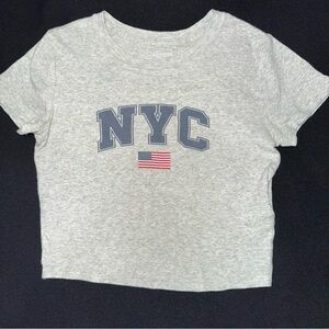 Hollister NYC Gray Graphic T-Shirt juniors size XS cropped tee